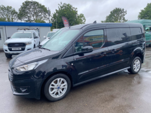 2023 Ford Transit Connect Connect 250 Limited — image 3