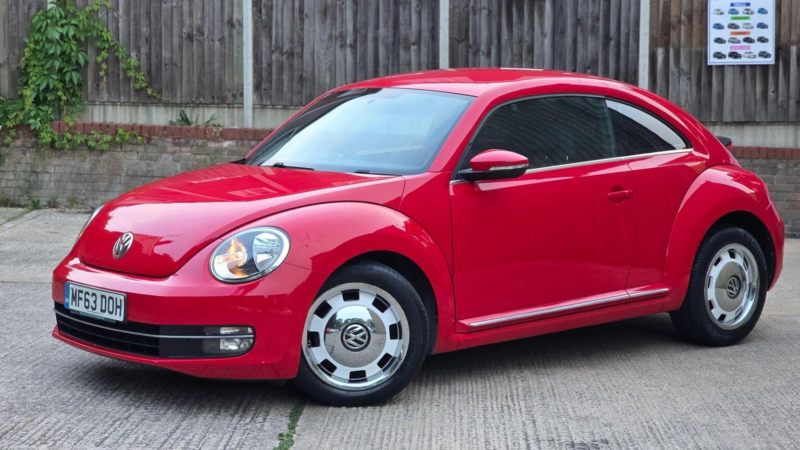 2013 Volkswagen Beetle 1.4 Tsi Design Euro 5 3dr in Red — image 1