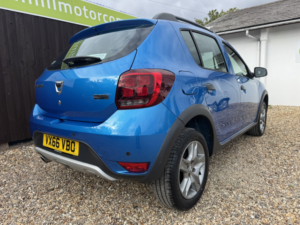 2017 Dacia Sandero Stepway 0.9 Stepway Laureate Tce 90 in Blue — image 6