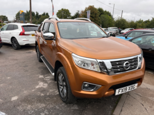 2019 Nissan Navara 2.3 Dci Tekna Pickup Double Cab 4dr Diesel Auto 4WD Euro 6 (190 Ps) in Yellow — image 2
