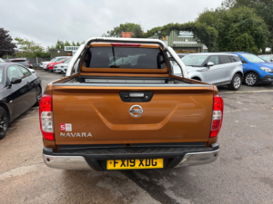 2019 Nissan Navara 2.3 Dci Tekna Pickup Double Cab 4dr Diesel Auto 4WD Euro 6 (190 Ps) in Yellow — image 6