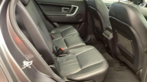 2015 Land Rover Discovery Sport 2.0 Td4 Hse Auto 4WD Euro 6 (s/s) 5dr in Grey — image 3