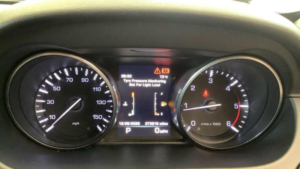 2015 Land Rover Discovery Sport 2.0 Td4 Hse Auto 4WD Euro 6 (s/s) 5dr in Grey — image 5