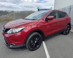 2014 Nissan Qashqai 1.5 Dci Acenta Premium in Red — image 2