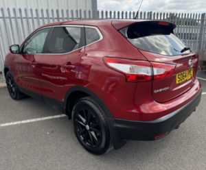 2014 Nissan Qashqai 1.5 Dci Acenta Premium in Red — image 4