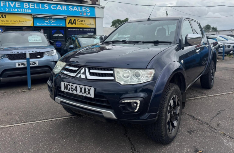 2015 Mitsubishi L200 2.5 Di-D Barbarian Black 4WD Euro 5 4dr (lb) in Blue — image 1
