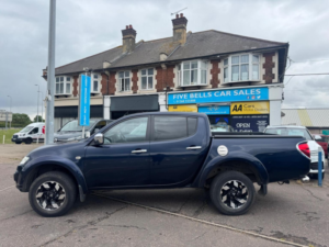 2015 Mitsubishi L200 2.5 Di-D Barbarian Black 4WD Euro 5 4dr (lb) in Blue — image 2