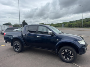 2015 Mitsubishi L200 2.5 Di-D Barbarian Black 4WD Euro 5 4dr (lb) in Blue — image 6