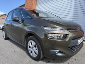 2014 Citroen C4 Picasso 1.6 Hdi Vtr+ in Bronze — image 3