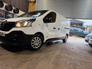 2015 Renault Trafic 1.6 Dci 29 Business Lwb Standard Roof Euro 5 5dr in White — image 3