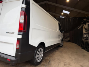2015 Renault Trafic 1.6 Dci 29 Business Lwb Standard Roof Euro 5 5dr in White — image 5