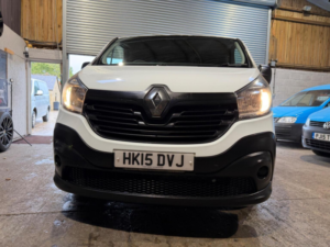 2015 Renault Trafic 1.6 Dci 29 Business Lwb Standard Roof Euro 5 5dr in White — image 6