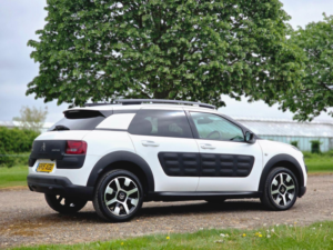 2015 Citroen C4 Cactus 1.2 Puretech Flair Etg5 Euro 6 (s/s) 5dr in White — image 4