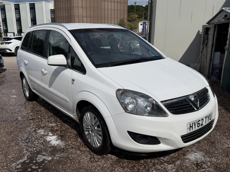 2012 Vauxhall Zafira 1.6 16v Excite in White — image 1