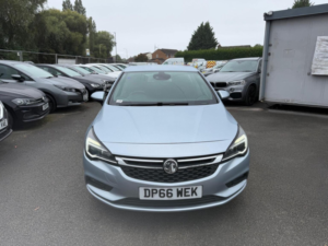2016 Vauxhall Astra 1.4i Turbo Sri Nav Euro 6 5dr in Silver — image 3