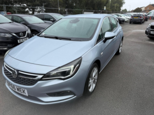2016 Vauxhall Astra 1.4i Turbo Sri Nav Euro 6 5dr in Silver — image 4