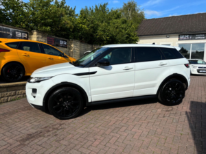 2015 Land Rover Range Rover Evoque 2.2 Sd4 Dynamic Auto 4WD Euro 5 (s/s) 5dr in White — image 5