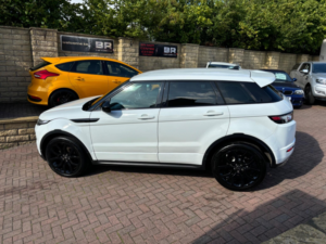 2015 Land Rover Range Rover Evoque 2.2 Sd4 Dynamic Auto 4WD Euro 5 (s/s) 5dr in White — image 6