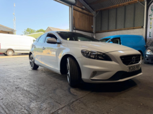 2015 Volvo V40 2.0 D2 R-Design Euro 6 (s/s) 5dr in White — image 2