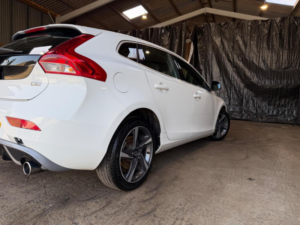 2015 Volvo V40 2.0 D2 R-Design Euro 6 (s/s) 5dr in White — image 5