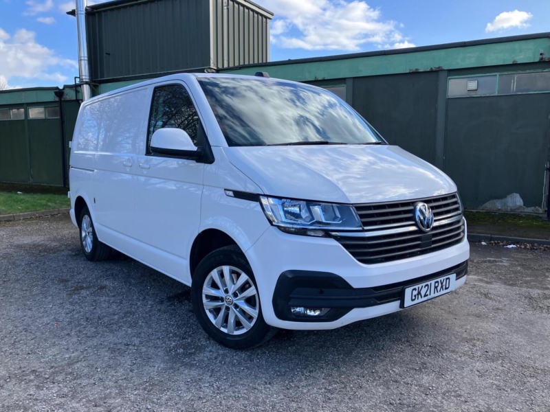 2021 Volkswagen Transporter 2.0 Tdi T30 Highline Fwd Swb Euro 6 (s/s) 5dr in White — image 1