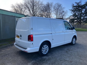 2021 Volkswagen Transporter 2.0 Tdi T30 Highline Fwd Swb Euro 6 (s/s) 5dr in White — image 6