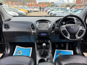 2013 Hyundai Ix35 1.7 Crdi Se Euro 5 (s/s) 5dr (nav) in Black — image 2