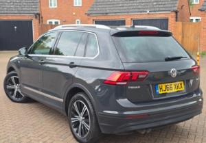 2016 Volkswagen Tiguan 2.0 Tdi Bluemotion Tech Se Navigation Euro 6 (s/s) 5dr in Grey — image 4