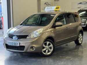 2011 Nissan Note 1.6 16v Tekna in Beige — image 4