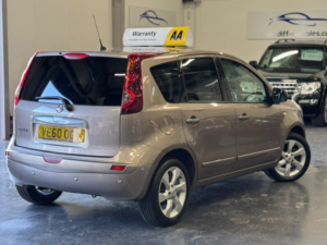 2011 Nissan Note 1.6 16v Tekna in Beige — image 5