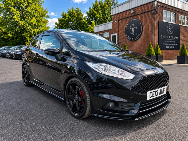 2013 Ford Fiesta 1.6 T Ecoboost St-2 in Black — image 1