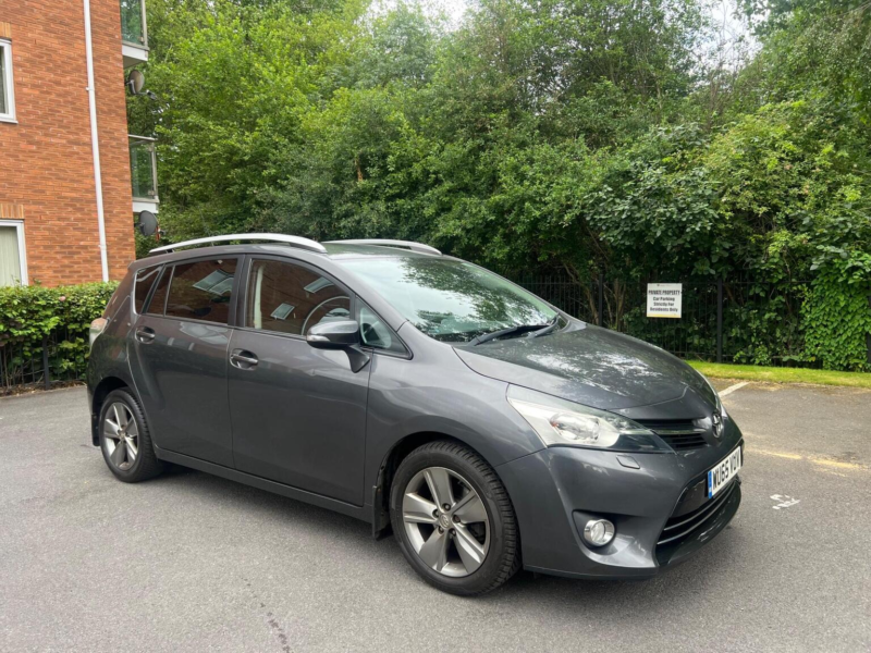 2015 Toyota Verso 1.6 D-4d Excel Euro 6 (s/s) 5dr in Grey — image 1