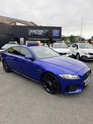 2016 Jaguar Xf 3.0 D V6 S in Blue — image 4