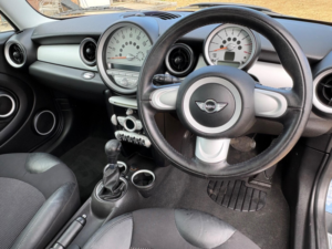 2009 MINI Hatch 1.6 Cooper Steptronic Euro 4 3dr in Blue — image 2