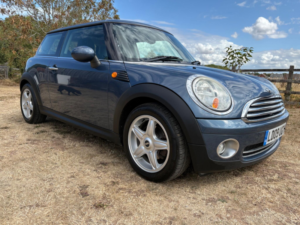 2009 MINI Hatch 1.6 Cooper Steptronic Euro 4 3dr in Blue — image 4