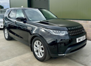 2017 Land Rover Discovery 3.0 Td V6 Se Auto 4WD Euro 6 (s/s) 5dr in Black — image 2