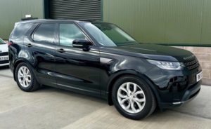2017 Land Rover Discovery 3.0 Td V6 Se Auto 4WD Euro 6 (s/s) 5dr in Black — image 4