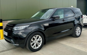2017 Land Rover Discovery 3.0 Td V6 Se Auto 4WD Euro 6 (s/s) 5dr in Black — image 6