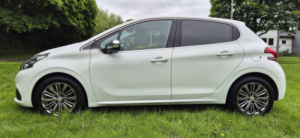 2016 Peugeot 208 1.2 Puretech Allure in White — image 2
