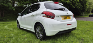 2016 Peugeot 208 1.2 Puretech Allure in White — image 3