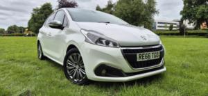 2016 Peugeot 208 1.2 Puretech Allure in White — image 5