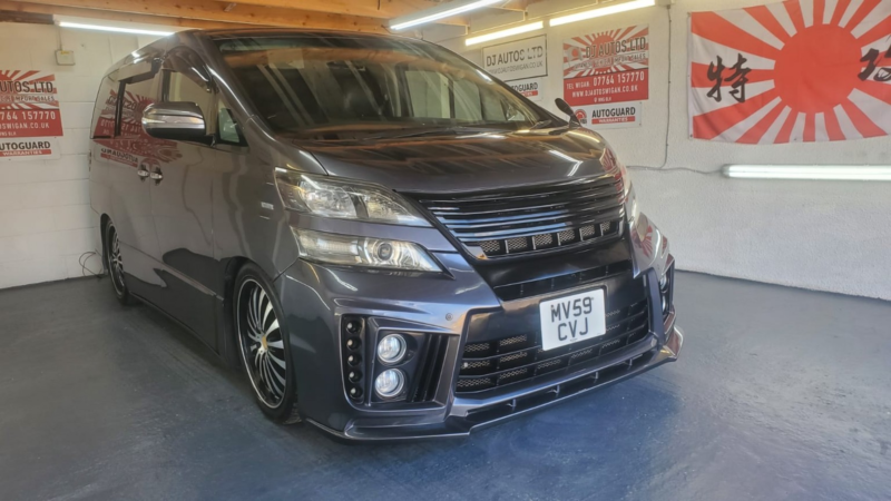 2009 Toyota Vellfire Special Body Style Kit in Grey — image 1