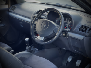 2001 Renault Clio 2.0 16v Renaultsport in Silver — image 2