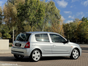 2001 Renault Clio 2.0 16v Renaultsport in Silver — image 3
