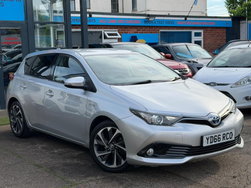 2016 Toyota Auris 1.8 Vvt-H Design CVT Euro 6 (s/s) 5dr in Silver — image 1