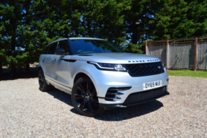 2019 Land Rover Range Rover Velar 2.0 D240 R-Dynamic Hse in Silver — image 3