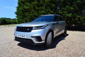 2019 Land Rover Range Rover Velar 2.0 D240 R-Dynamic Hse in Silver — image 4