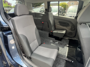 2021 Ford Grand Tourneo Connect 1.5 Tourneo Connect Titanium Grand Tourneo 1.5l Ecoblue 120ps Fwd 8 Speed Automatic in Blue — image 5