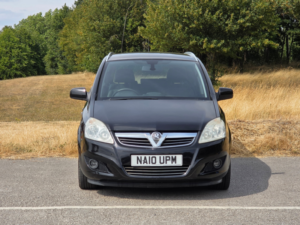 2010 Vauxhall Zafira 1.6 16v Design MPV 5dr Petrol Manual Euro 4 (115 Ps) in Black — image 2