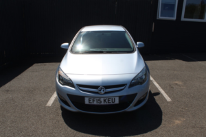 2015 Vauxhall Astra 1.4 I Design in Silver — image 2